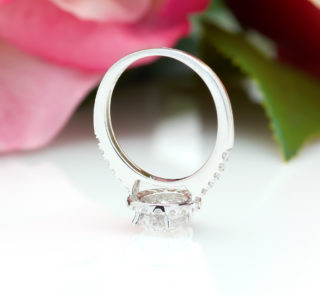 1 Karat Oval Engagement Ring in Silver