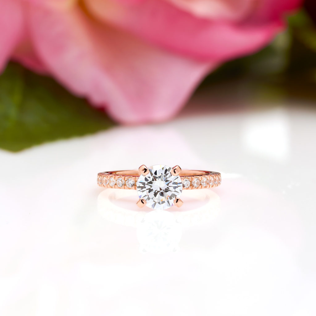 Round-Cut-Engagement-Ring-in-Rose